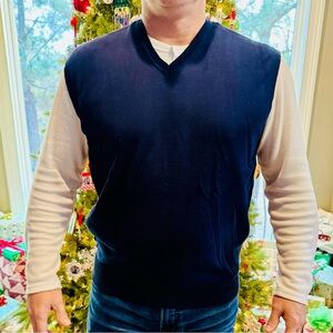 🟦JoS. A. Bank 🟦 navy blue men’s sweater vest🟦 size large 🟦
